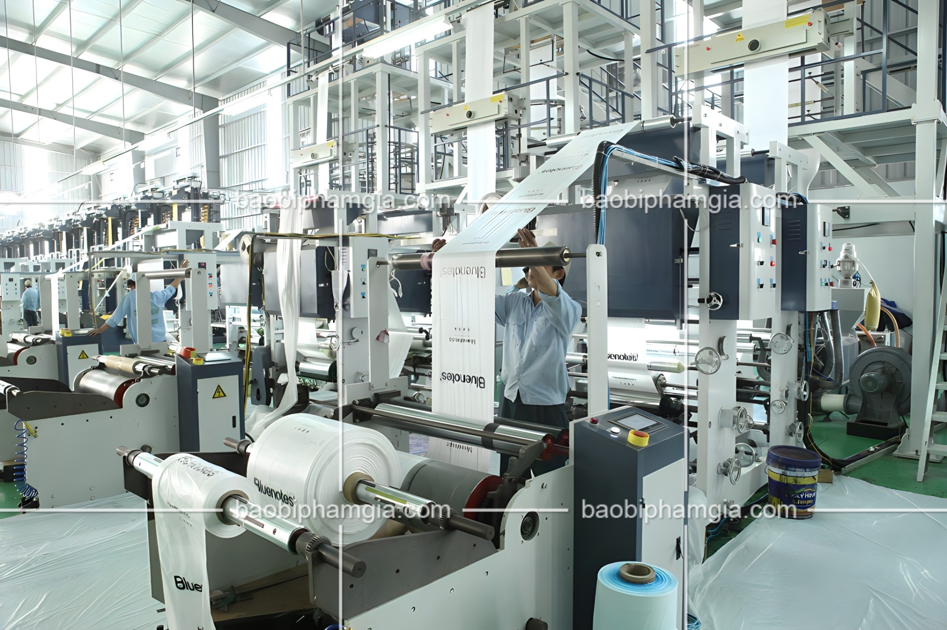 Sử dụng máy móc, hiện đại trong sản xuất in ấn